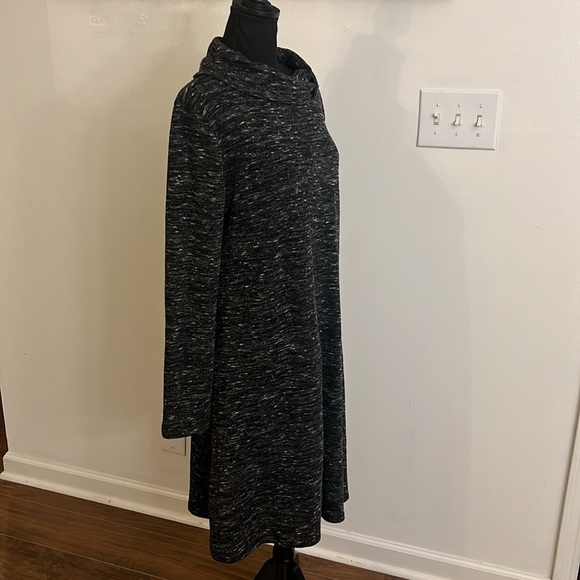 Banana Republic Viscose Spandex Blend Turtleneck Dress, Sz. L. - Picture 3 of 8